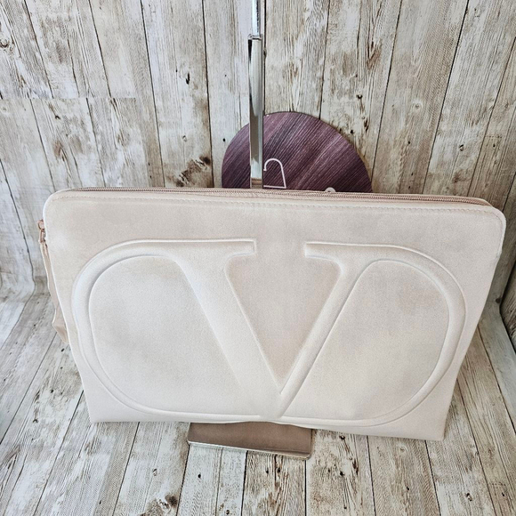 NEW Valentino Laptop Pouch/case - Picture 2 of 11